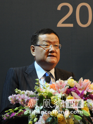 图：凤凰卫视董事局主席、行政总裁刘长乐太平绅士