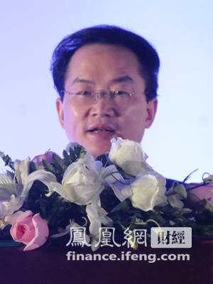 北京大学中文系教授、中国中外文艺理论学会副会长王岳川