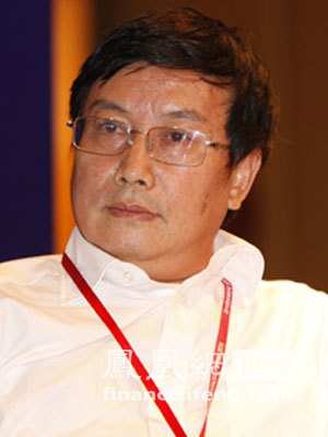 图文：中国银行业协会常务副会长杨再平