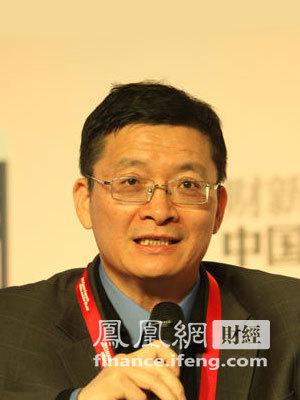 长江商学院经济学及人力资源学教授、副院长王一江