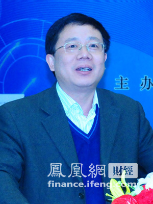 北京大学经济学院党委书记黄桂田