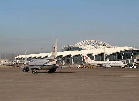 呼和浩特白塔机场位于呼和浩特市区东郊9