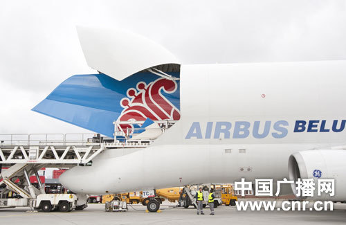 南方航空首架空中客车a380飞机尾翼运抵法a380总装线