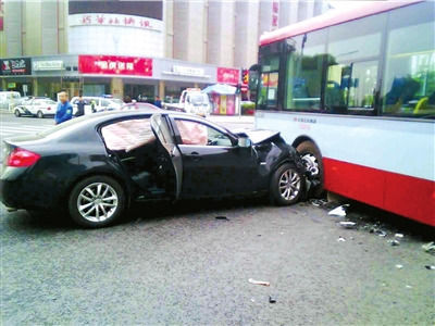 北京长安街英菲尼迪车祸案本周开审