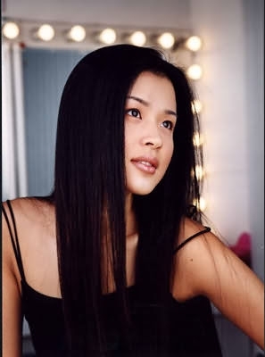 富豪    这位崇拜美国超模辛迪·克劳馥的河北姑娘1999年开始出人头地