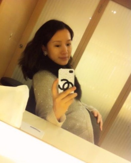 李念已怀孕9个月,分娩在即(1/6张)