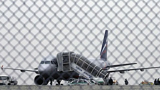 俄罗斯一客机遭劫持 迫降捷克布拉格机场