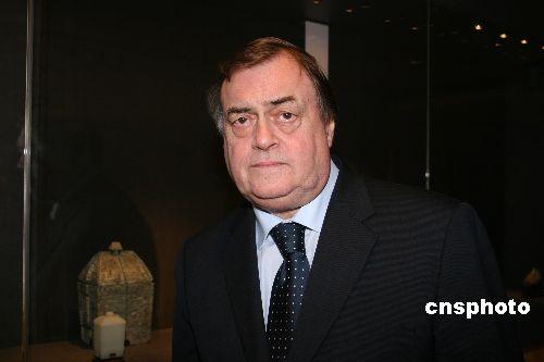 英国前副首相普雷斯科特苛求中国是不公平的