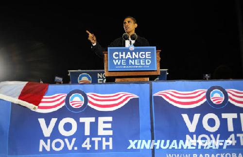 当地时间11月4日凌晨,麦凯恩在亚利桑那州进行了总统选举投票前的最后