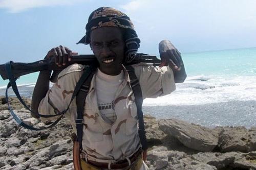 摄影师拍索马里海盗真容 记录日常生活(组图)