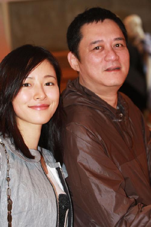 王京花携江一燕赴港邀张叔平打造新造型图