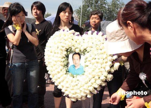 6月11日,央视《新闻联播》主持人罗京追悼会及遗体告别仪式在北京八宝