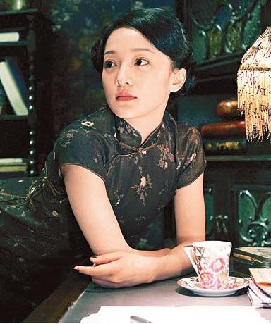 淘宝家居 装修家居 名人家居 内地名人 正文 《风声》周迅旗袍照