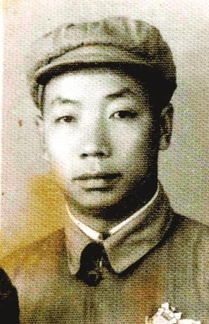 本报珍档相继在《1949,彭水马头山血战《2009,千里追寻战将安仲琨