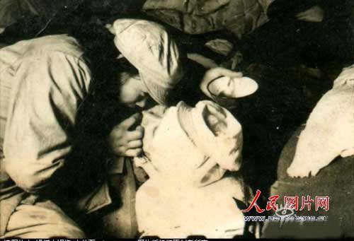 遗体的照片2007年6月6日下午,黄继光的战友,上甘岭战役志愿军45师