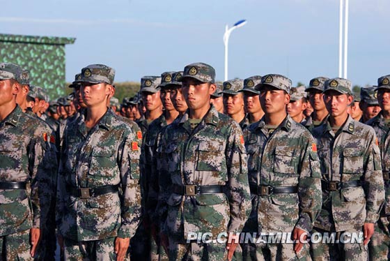 中国军队人口_台湾军队看大陆解放军,解放军与台湾军队差距,解放军2015实弹演