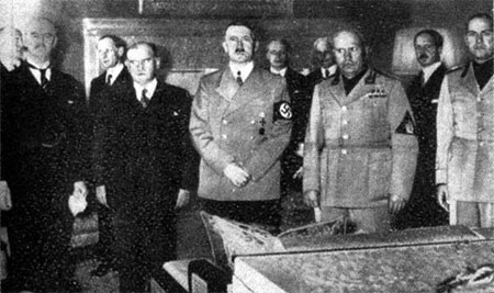 慕尼黑酒馆里的希特勒图片
