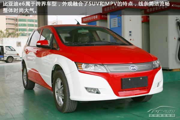 環保時代比亞迪純電動車e6出租車版實拍_汽車_鳳凰網